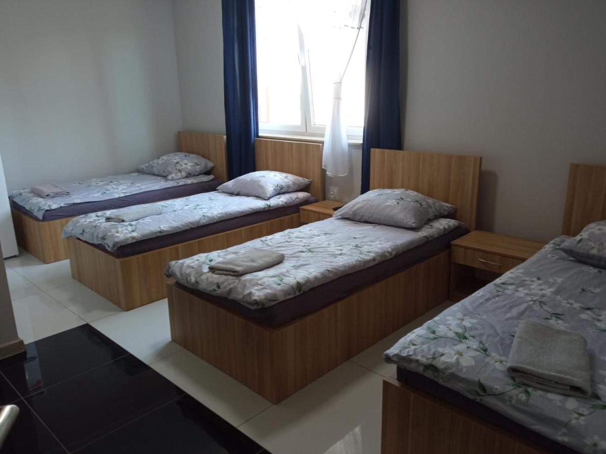 Auberge de jeunesse Czerwony Szafir Grodzisk à Grodzisk Mazowiecki Extérieur photo